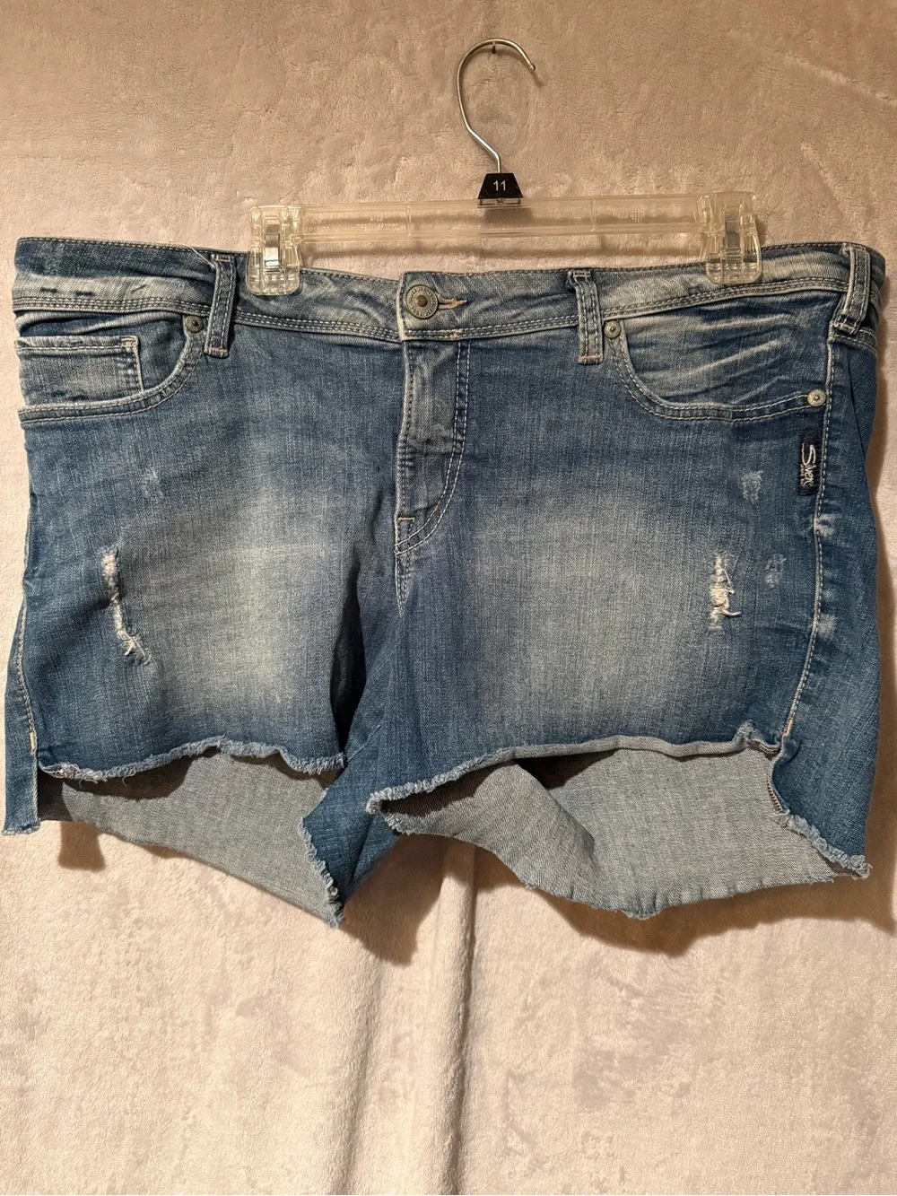 Silver Jeans Co. Aiko Distressed Denim Shorts Size 18